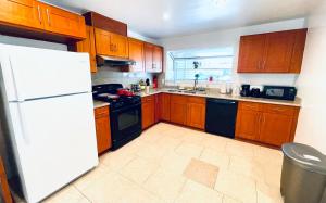 40223 Fremont Entire Coze 3brs house Free Parking nd AC