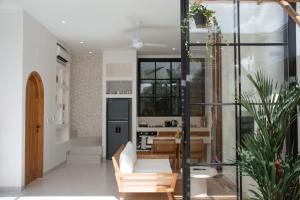 Chic Designer 1 BR villa with pool