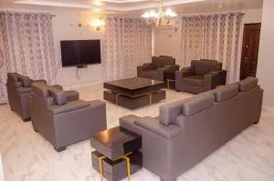 Lovely 6 Bedroom Villa, Ikorodu, Lagos - Ogere