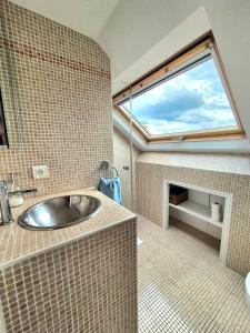 2 bedroom apartment - close to the beach
