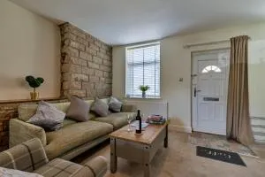 Finest Retreats - Suzys Cottage - Disley