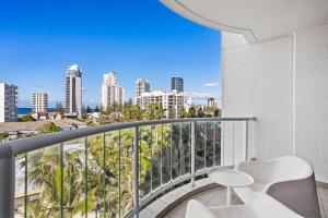 Surfers Paradise Studio, Short Walk to Beach - Hosted by Coastal Letting Co.