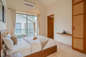 ELIVAAS 3 BHK with Pvt outdoor Pool - Mirai Gemini