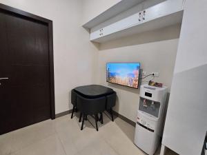 1BR McKinley, Taguig Condo - Sleeps Up To 4!
