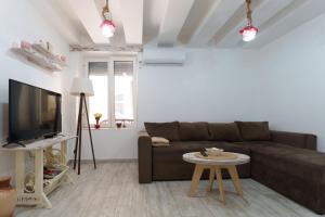 Lara free parking Skadarlija