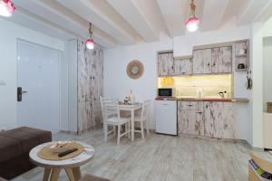 Lara free parking Skadarlija