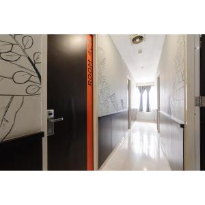 RedDoorz Plus near Grand Indonesia Jakarta