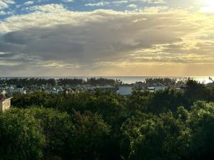 JVais Residence by SOV