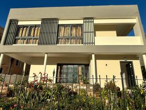 JVais Residence by SOV