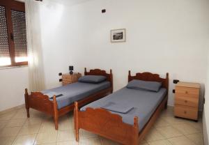 Cozy 2 Bedroom Apartment 10 Min walk to center