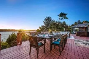 Riverfront! Family Friendly, Hot Tub, Fire Pit, EV - فلورنس