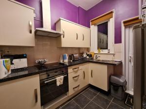 House-Sleeps4-Parking-Garden