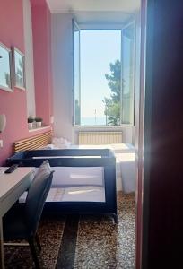 Double or Twin Room with Sea View