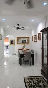 D Seraya Indah Homestay - Kampong Mengkuang Ulu