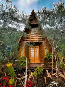 Chalé de Madeira em Vargem Alta - Córrego dos Manos