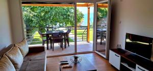 Lake House PARADISE