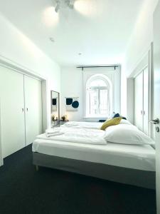 Central Apartment for up to 10 Guests