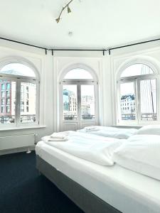 Central Apartment for up to 10 Guests