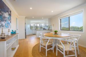 Shoreline Holiday Apartment