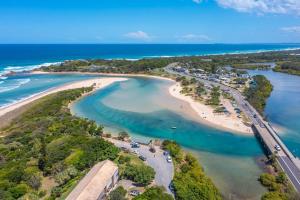 Shoreline Holiday Apartment