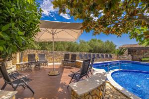 Villa Haya with heated pool