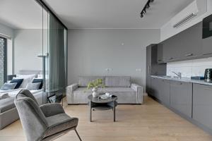 Symfonia Amazing River View Apartment by Downtown Apartments