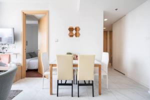 2 BR Suite at BTS NANA Sukhumvit 11 Floor 15 Pool not permitted