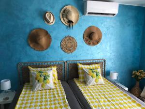 Студио - Морско бягство