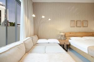 Luxurious studio apartment with private garden