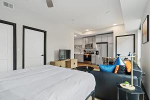 CozySuites on Mass with garage parking #13