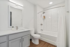 CozySuites on Mass with garage parking #13