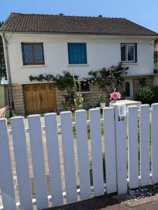 Appartements Cosy appartment with access to garden, parking and direct line to Eiffel tower : photos des chambres