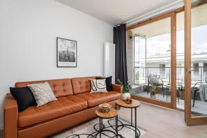 SuperApart Modern Apartment with Balcony and Parking
