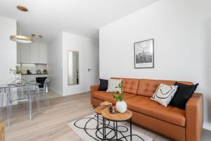 SuperApart Modern Apartment with Balcony and Parking