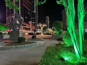 AWESOME flat-14 floor with SEA and MOUNTAINS view