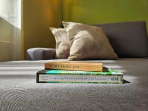 Bright Central Studio, Free Parking, Ltd Avail