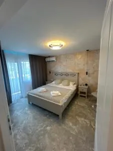 Studio Ermanos - 阿尔杰什河畔库尔泰亚