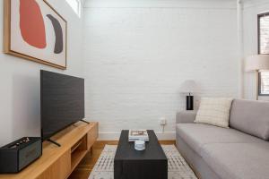 Blueground Lenox Hill in-unit wd nr hospital NYC-1518