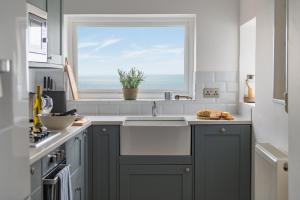 Sea Spray Cottage by Bloom Stays