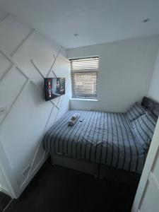 VA Home Stay - Close to Luton Airport, M1 & A505