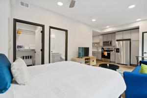 CozySuites on Mass with garage parking #15