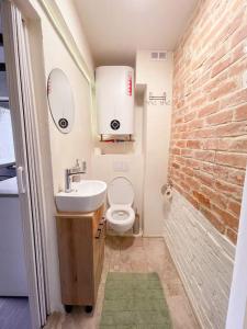 Charming Rustic Beach House Hideaway