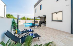 Stunning Home In Privlaka