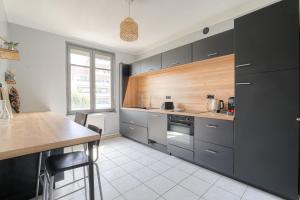 Chaleureux et Cosy avec parking privé