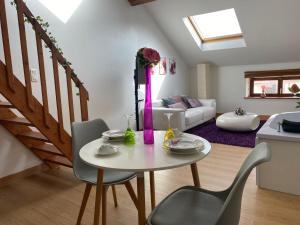 Appartements My Love Room avec balneo privative & deco romantique by BoookingFute : photos des chambres