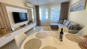 Stylish Apartment - Pool - Near Venid Beach