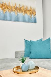 Gem of Rotonda, City View Penthouse by BiNoBi!