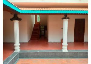 TRK Farms, Vinmeen retreat