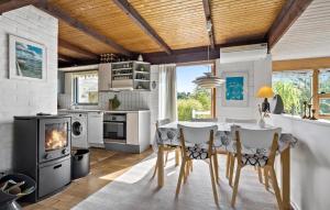 Amazing Home In Ebeltoft With Wifi