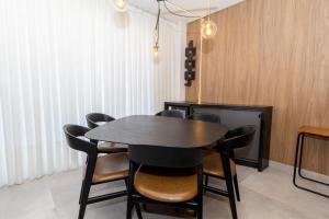 Solar do Atlântico 102 - Apto 2 suítes à beira mar da Praia de Bombas